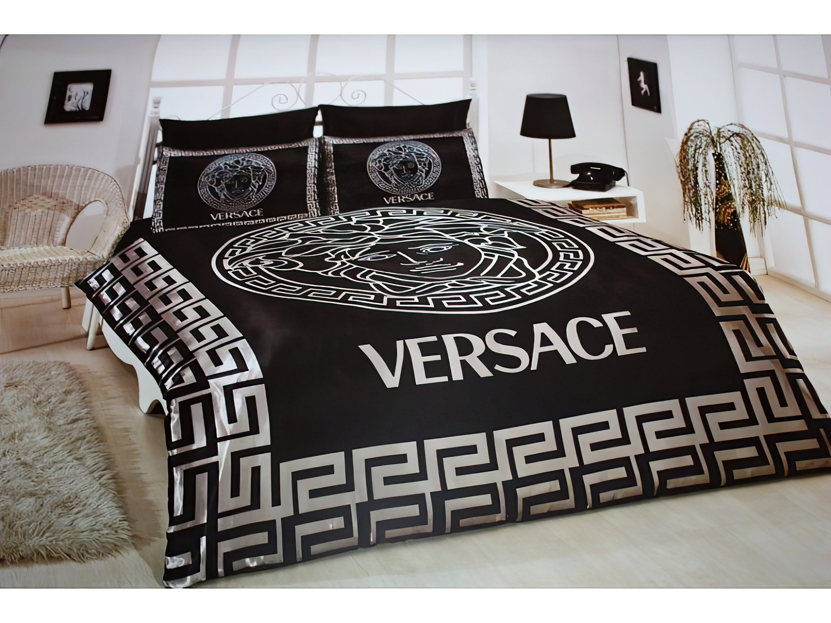 покрывало на кровать versace
