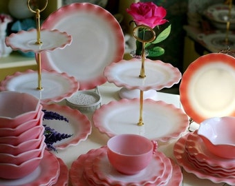 hazel atlas pink ruffle cake stand