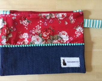 Handy zipper pouch - red