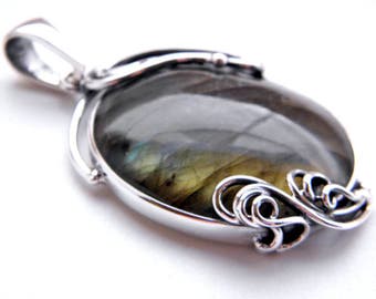 Labradorite sterling silver pendant