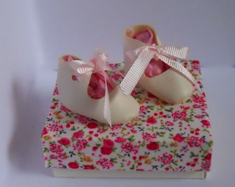 Vintage doll shoes, Small doll shoes, Old doll shoes, 1950s doll shoes, Pair doll shoes, Doll shoes in box, Handmade box, Cute doll shoes