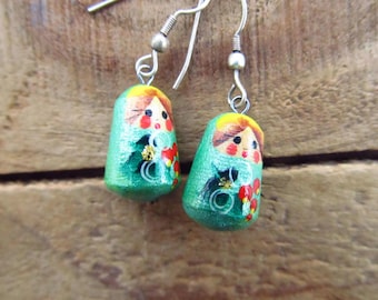 Vintage Matryoshka Earrings - Russian Nesting Doll Dangle Earrings- Green Girl Matryoska Earrings