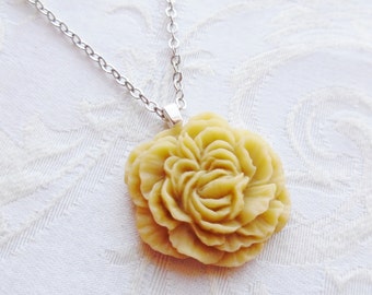 75% Off Sale, Butter Taupe, Peony Flower Necklace