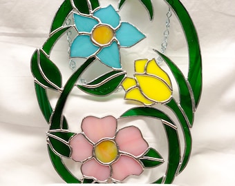 Three flower stained glass suncatcher! Sun catcher, glass art, window hanging, home decor, gift for her, floral, garden decor