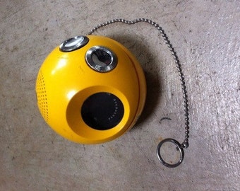 Vintage Panasonic Panapet Transistor Radio