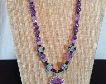 Alluring amethyst necklace with pendant