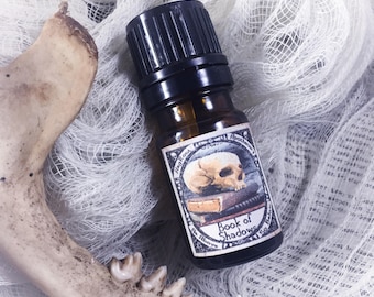 BOOK OF SHADOWS-(Vanilla, Black Tea Leaves, Dirt, Guaiac Wood, Wormwood, Leather, Verbena, Juniper Berry, Pine, Vetiver, Oakmoss, Oak)