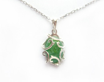 Emerald necklace Emerald jewelry Raw emerald Green necklace Sterling silver necklace Gemstone necklace Womens gift Wife gift Gift for mother