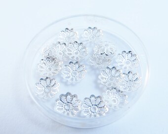 D-03201 - 100 Bead caps silver 9mm Ø