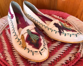 Vintage tassel multicolored flats