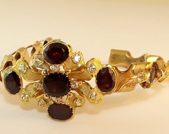 Intricate Victorian Articulated Bracelet 18K Yellow Gold with 12 Garnets and 21 Sapphires