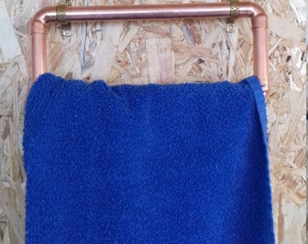 Handmade copper pipe towel holder including brackets