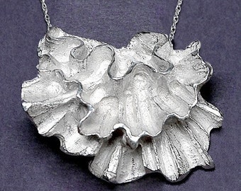 Carved Ruffle pendant-Silver