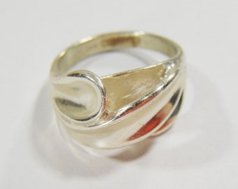 Vintage CELLINI Sterling Silver Ring Size 6