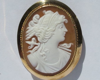 SALE Vintage 10K Cameo Brooch