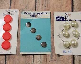 Antique Carded Buttons-Suttons Buttons-BGE Originales-1940's buttons-Vintage buttons on cards-Sewing and Crafting-Sale-Save 2.00
