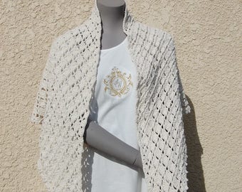 Ecru hand crocheted shawl in cotton