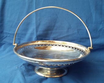 Vintage EPNS Silver Plate Serving Sweet Cake Plate and Handle.
