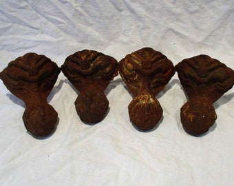 Clawfoot Bathtub Feet, Antique Tub Feet, Set of 4, Vintage Metal Legs