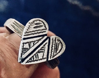 Berber old SILVER HEART Ring from S Morocco, US size 10 1/4 (inner diam 2 cm)