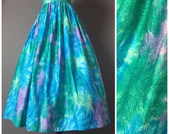 Vintage 60s skirt / 1960s skirt / novelty print skirt / full skirt / cotton skirt / coral feathers trees / pleated skirt 8058