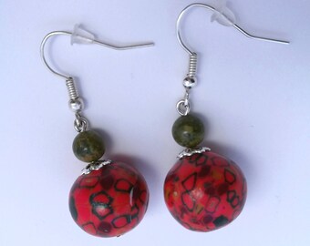 Earrings red and khaki stone