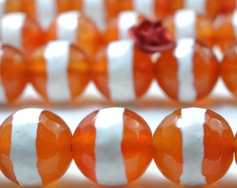 37 pcs of Tibetan Agate OneLine faceted round beads in 10mm
