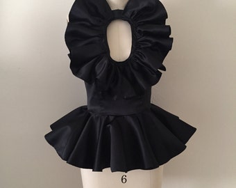 Ruffle top with keyhole
