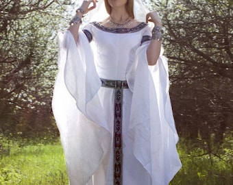 Medieval Fantasy Wedding Dress "White Swan"
