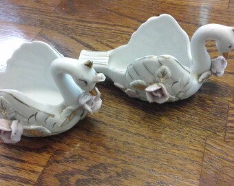 Porcelain swan ash trays