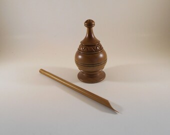 Turkish İslamic Calligraphy Bamboo pen and Walnut Wood Inkwell