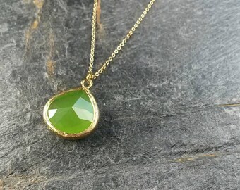 Green Jade Necklace/Greenery Necklace/Jade Stone/Teardrop/Green Jewelry/Pantone 2017 Jewellery/Pendant Necklace/Green Jade jewellery