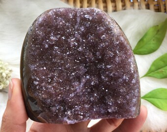 Standing red Amethyst , amethyst agate, amethyst geode, standing amethyst