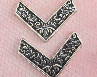 2 Silver Filigree Corner Findings 1329