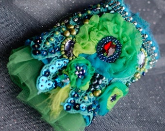 Romantic wrist cuff, bead embroidered Victorian cuff, OOAK, Baroque cuff, bohemian cuff, Marie Antoinette cuff, vintage antique lace cuff