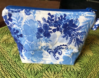 Notion Bag, knitting notion pouch Zippered Crochet Bag, Zipper Project Bag, Knitting Bag, makeup bag