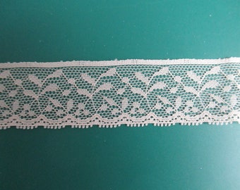 fine ecru lace in 25mm in height