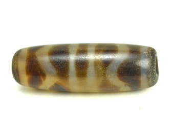 Beautiful waves & lines Tibetan dzi bead DZB1647