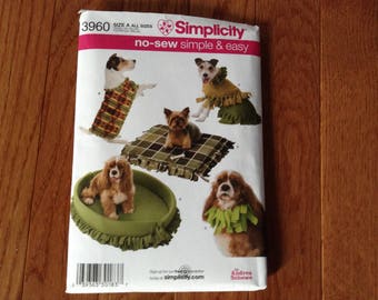 Simplicity pattern 3960 Dog Coats and beds new uncut