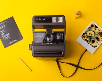 Polaroid One Step Close Up 636 Instant Film Camera - POLAROID 600 TYPE CAMERAS