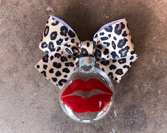 Lipstick Ornament - Leopard - Kiss - Lipsense