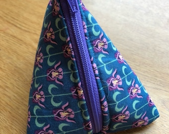 Notions pouch, Notion Bag, Zippered Notion Bag, Triangle Notion Bag, Triangle Pouch,