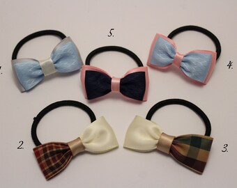 Hair gums with hand-made loops in different colors