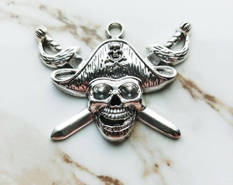 Skull and Crossbones Charm // 1 PC // Pirates of the Caribbean