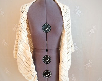 Soft ivory knitted shawl, boho wedding shawl