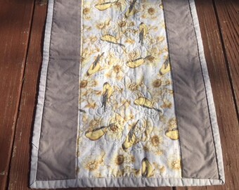 Quilted Tablerunner in Gray and Yellow