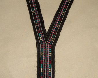 Collar ethnic multicolor embroidery and tassels