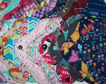 Set of 10 panty liners with wings 8 inches in random prints