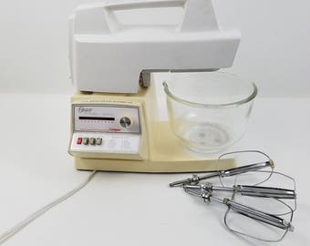 Vintage Oster Designer Kitchen Center Beige White Mixing Bowl Base Set