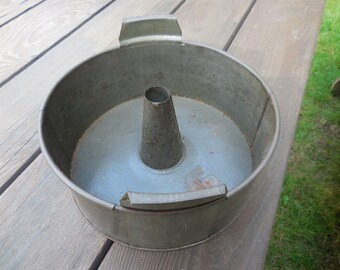 Vintage 1940s to 1950s Round Dull Metal Bundt Cake Pan Removable Sides Retro Kitchen Baking Decor Prop
